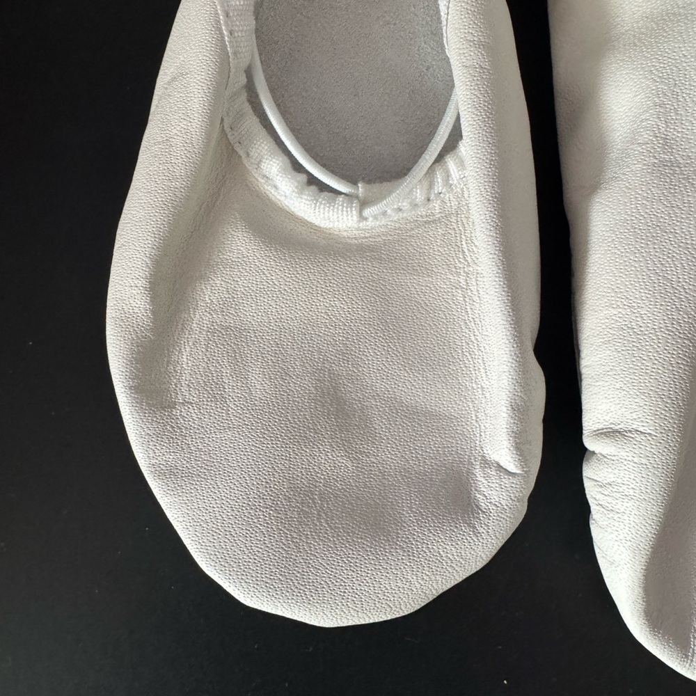 Bloch White Dansoft Full Sole Leather Ballet Slipper